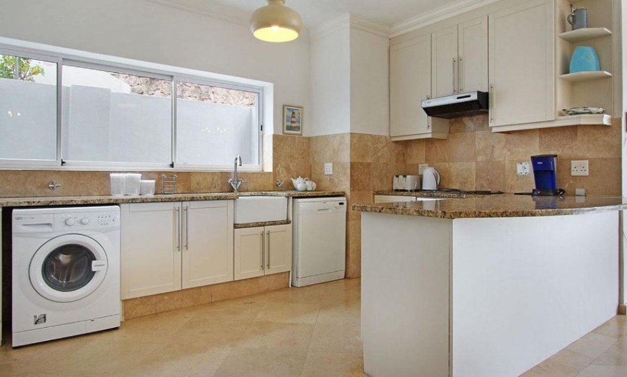 To Let 4 Bedroom Property for Rent in Camps Bay Western Cape
